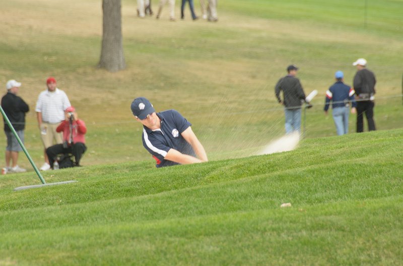 Rydercup092712-3378.jpg - Zach Johnson practicing sand shots around 14th green