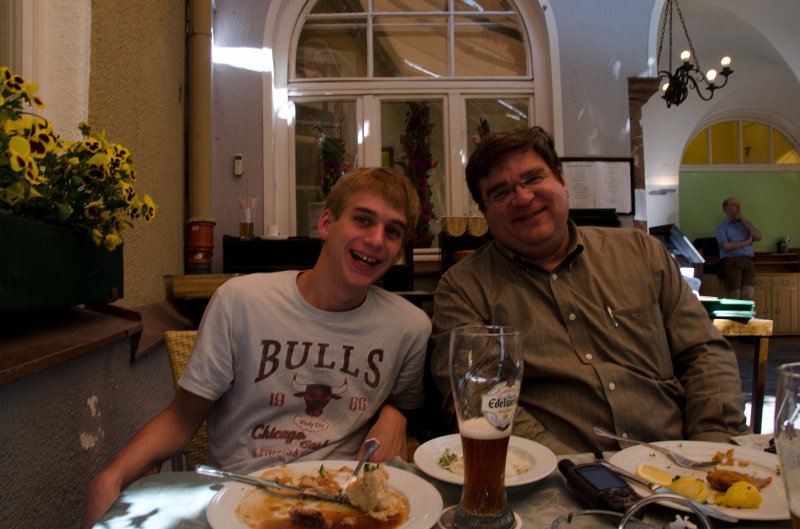 Salzburg051012-0407.jpg - Lunch at Sternbraeu Biergarden on Griesgasse