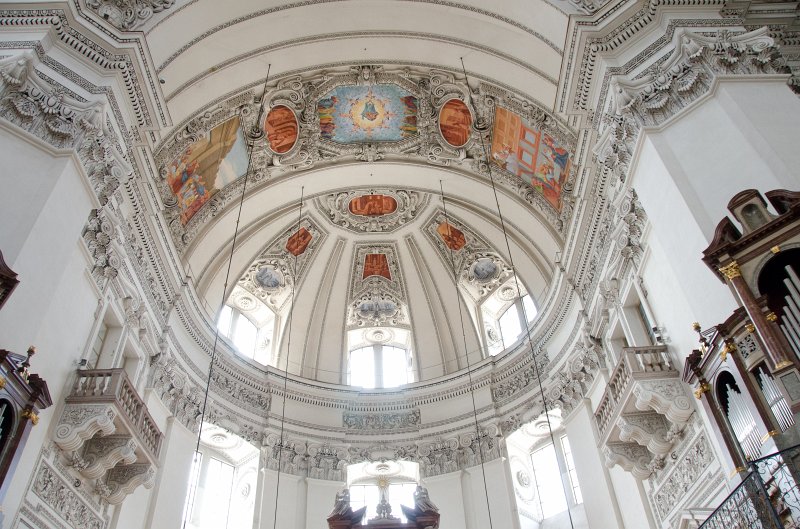 Salzburg051012-0627.jpg - Salzburg Dom Cathedral