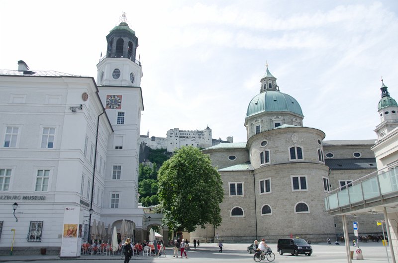 Salzburg051012-0644.jpg - Salzburg Dom Cathedral, Neue Residenz, Salzburg Museum (left)