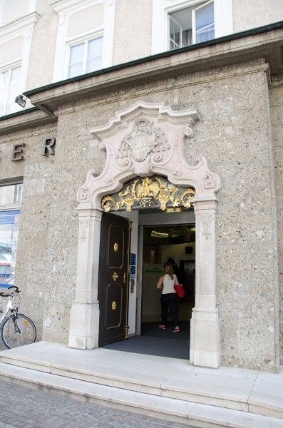 Salzburg051012-0648.jpg - Sparkasse Alter Markt Square