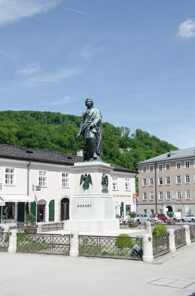 Salzburg051012-0729.jpg - Mozart Statue