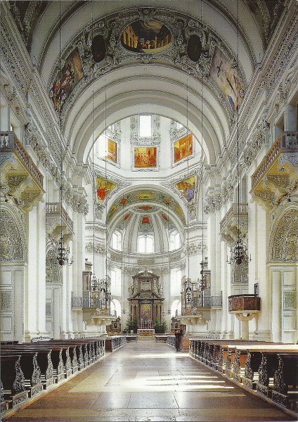 DomNaveSalzburg.jpg - Salzburg Dom