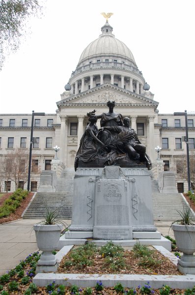 Jackson112712-4270.jpg - Memorial to the Women of the Confederacy: Our Mothers, Our Wives, Our Sisters, Our Daughters, Mississippi State Capital