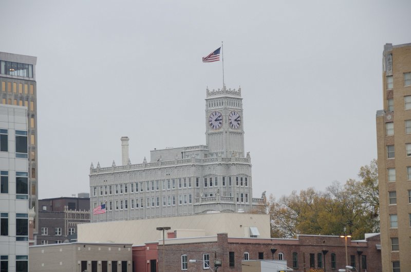Jackson112712-4277.jpg - Lamar Life Building, view from near Old Capitol Building