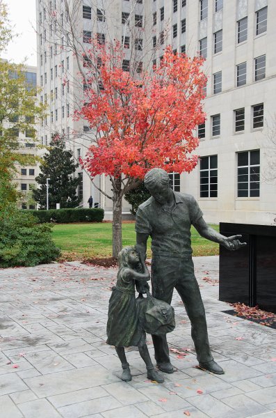 Jackson112712-4243.jpg - Statue of Father and Daughter at Mississippi Veterans Monument