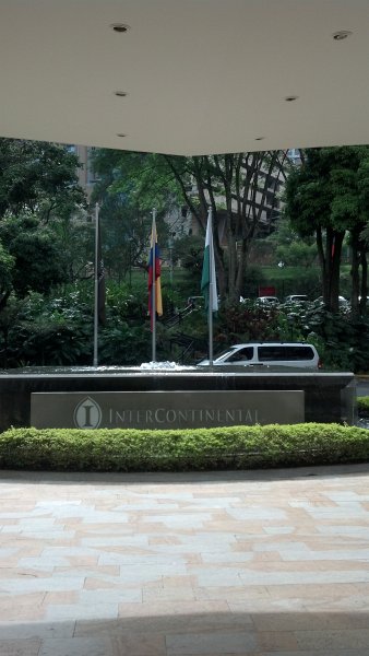 2012-07-27_10-29-59_74.jpg - Intercontinental Hotel, front entrance