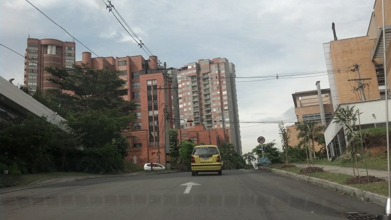 2012-07-27_10-38-51_464.jpg - Driving to the office in the La Aguacatala barrio of the El Poblado district
