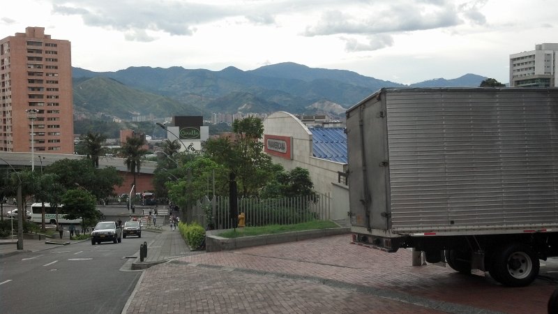 2012-07-27_17-49-13_587.jpg - Driving from moutain sides of San Lucas to the office in the La Aguacatala barrio of the El Poblado district