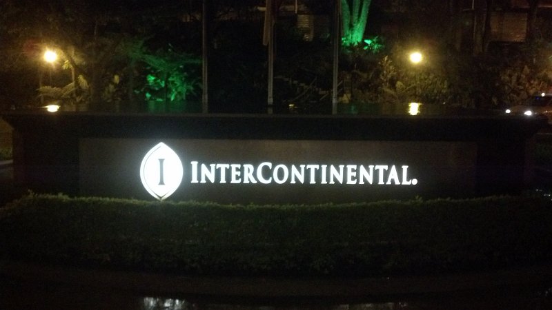 2012-07-28_05-53-15_202.jpg - Intercontinental Hotel, front entrance