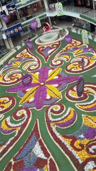 2012-07-27_13-44-13_652.jpg - Celebrating Feria de las Flores at the Santefe Shopping Mall