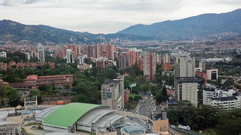 2012-07-27_17-59-58_909.jpg - Santefe Shopping Mall (foreground). Late afternoon view of Medellin, from the Forum Skyscraper, 23rd floor