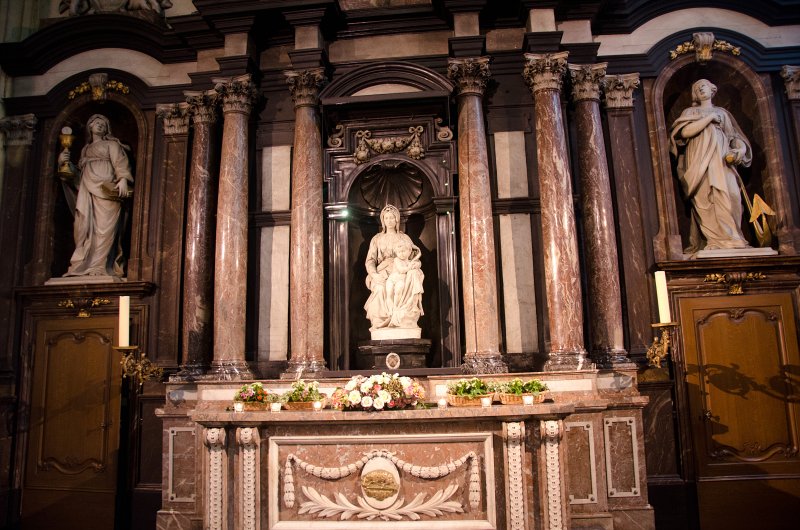 Bruges010413-5005.jpg - "Madonna and Child," sculpture by Michelangelo, 1504-5, Onze-Lieve-Vrouwekerk Church