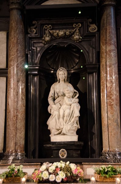 Bruges010413-5011.jpg - "Madonna and Child," sculpture by Michelangelo, 1504-5, Onze-Lieve-Vrouwekerk Church