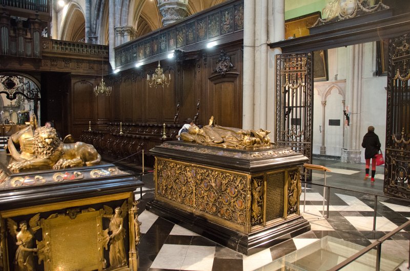 Bruges010413-5012.jpg - 16th century tombs of Mary of Burgundy and Charles the Bold, Onze-Lieve-Vrouwekerk Church of Our Lady