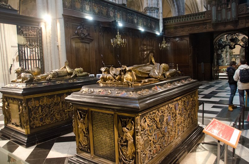 Bruges010413-5019.jpg - 16th century tombs of Mary of Burgundy (right) and Charles the Bold, Onze-Lieve-Vrouwekerk Church of Our Lady