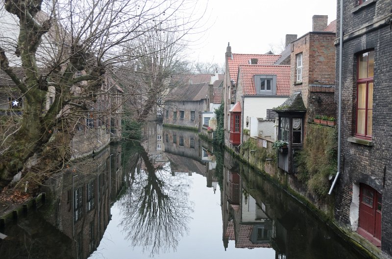 Bruges010413-5027.jpg - Mariastraat bridging over the Bakkersrei Canal, looking East