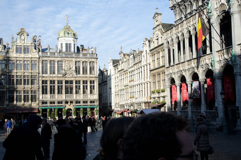 Brussels010213-4653.jpg - Le Roi d’Espagne / Maison des Boulangers (left), La Maison du roi (right). Looking North West at Rue au Beurre corner of Grand Place.