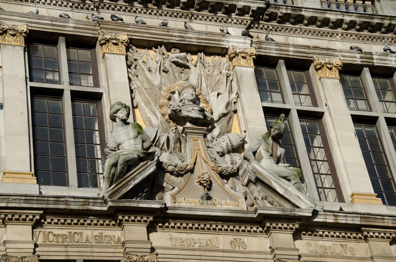 Brussels010213-4665.jpg - Triomphe de Charles II d'Espagne, Le Roi d’Espagne, Grand Place