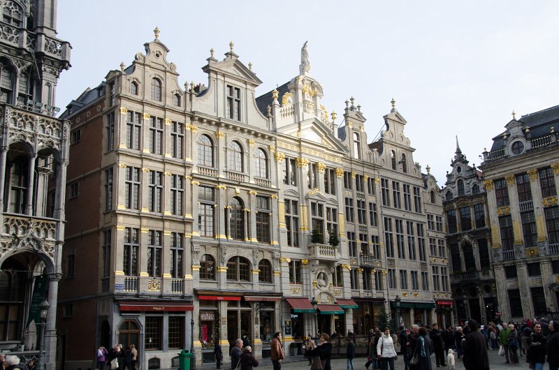 Brussels010213-4668.jpg - La Chaloupe d'Or and the other newly restored Guildhalls on the North East side of the Grand Place
