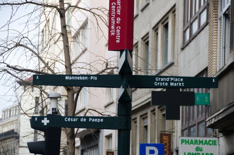 Brussels010213-4680.jpg - Manneken Pis -- Quartier du Centre sign