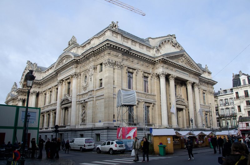 Brussels010213-4702.jpg - Plaisirs d'Hiver Chrismas Market in front of the Bourse / Brussels Stock Exchange