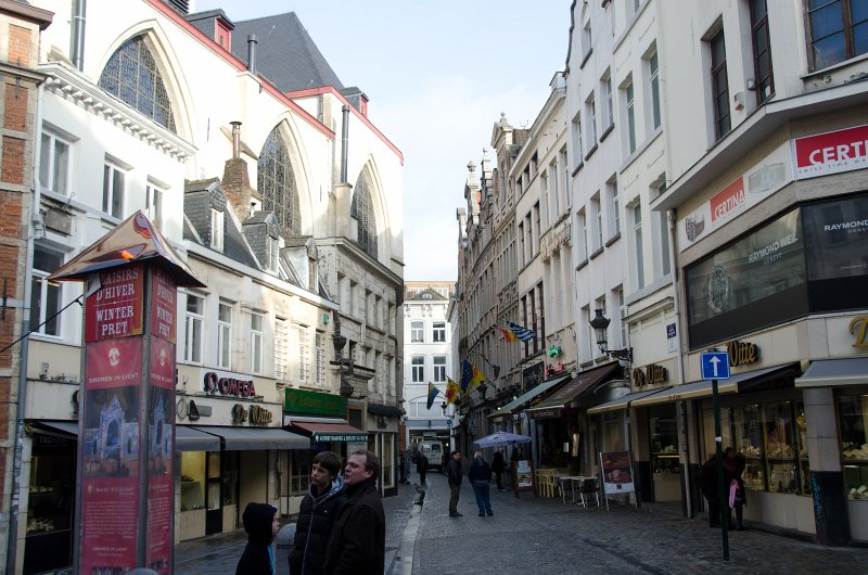 Brussels010213-4717.jpg - Plaisirs d'Hiver Chrismas Market at St. Nicholas walking on rue au Beurre