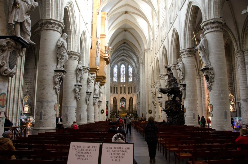 Brussels010213-4734.jpg - Cathédrale Saints-Michel-et-Gudule / St. Michael and St. Gudula Cathedral