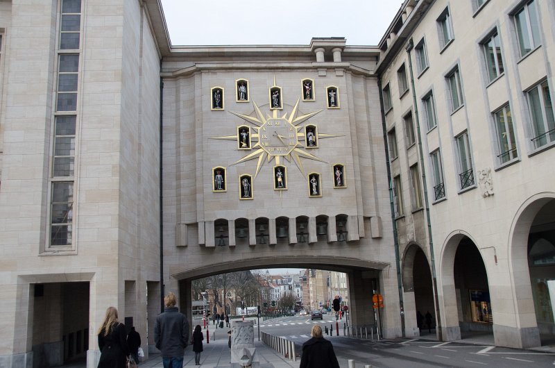 Brussels010213-4762.jpg - Walking North West on Mont des Arts toward Carillon du Mont des Arts