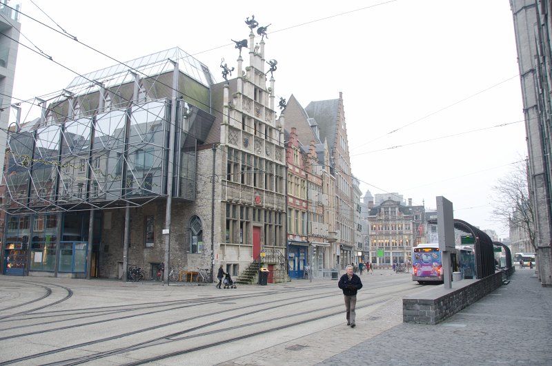 Ghent010513-5032.jpg - East Flanders Tourism Office / Toerisme Provincie Oost-Vlaanderen at the corner of Cataloniestraat / Sint-Niklaasstraat at the Tram 1 Gent Korenmarkt stop