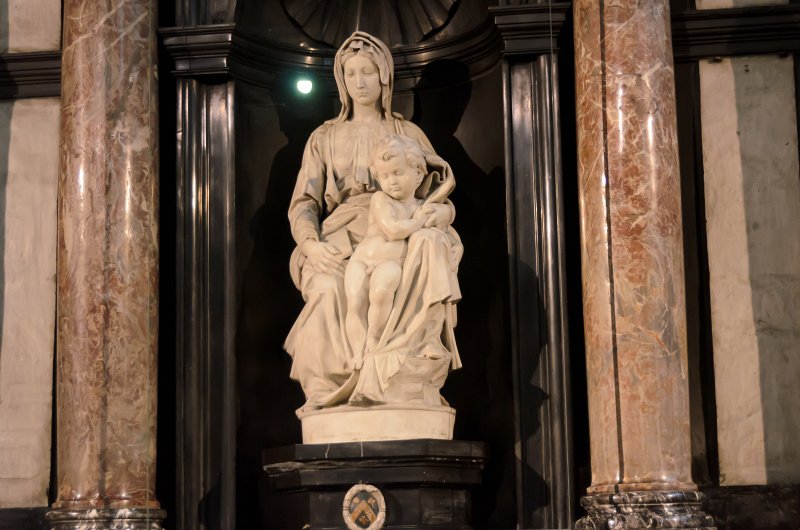 Bruges010413-5009.jpg - Madonna of Bruges marble statue by Michelangelo, 1504, Onze-Lieve-Vrouwekerk Church