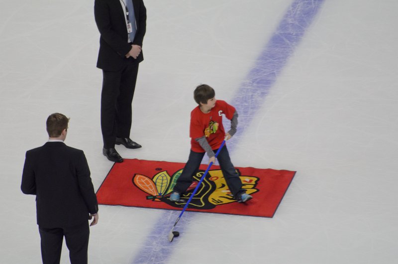 Blackhawks121513-9804.jpg - Shoot the puck. Kings vs Blackhawks hockey, United Center, Chicago