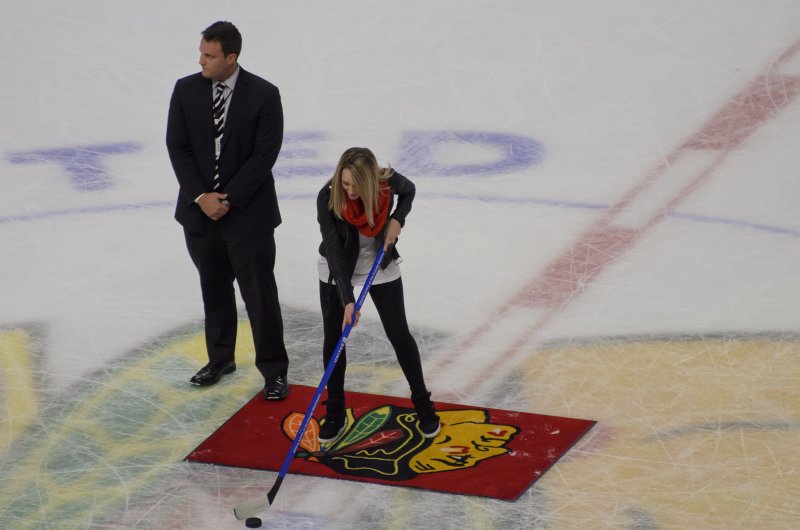 Blackhawks121513-9805.jpg - Shoot the puck. Kings vs Blackhawks hockey, United Center, Chicago