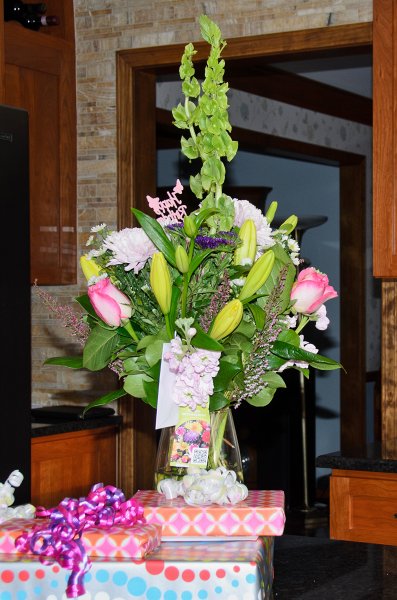 LizBirthdayFeb2013-5280.jpg - Liz Birthday Flowers (for the Mom!)