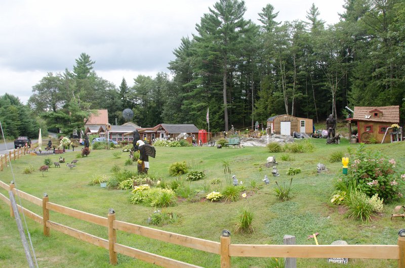 Maine090113-8188.jpg - I Fought The Lawn and The Lawn Won