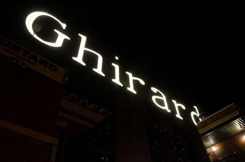 SanFrancisco100313-8719.jpg - Ghirardelli Square, Mustard Building outdoor terrace