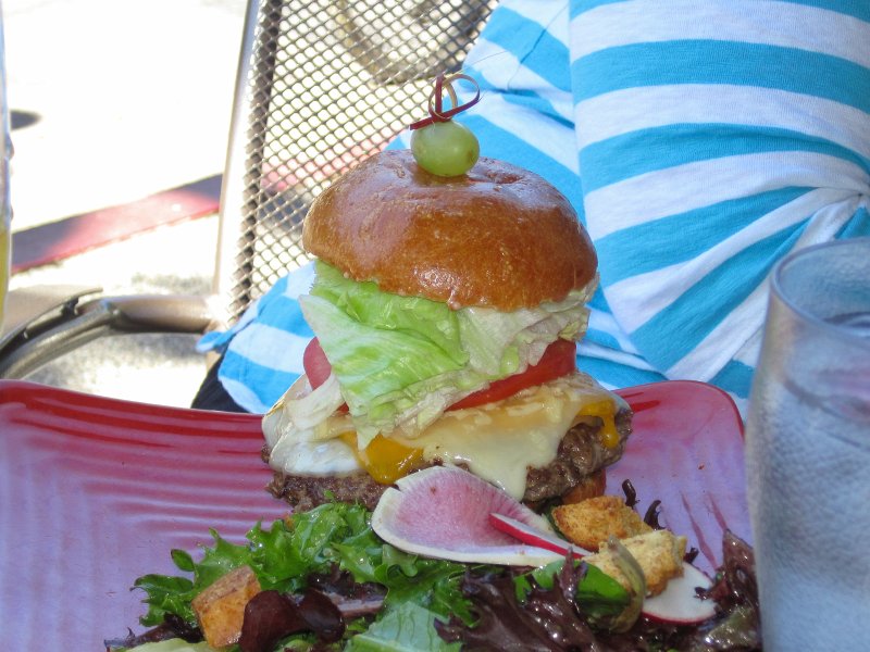 SanFrancisco100313-6273.jpg - We had an outdoor lunch at Napa Valley Burger Company Sausalito