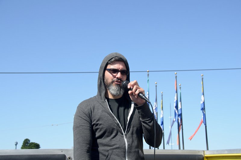 SanFrancisco100313-8917.jpg - Our tour guide Sep, was telling us one last story before we got off the Hop-on Hop-off bus