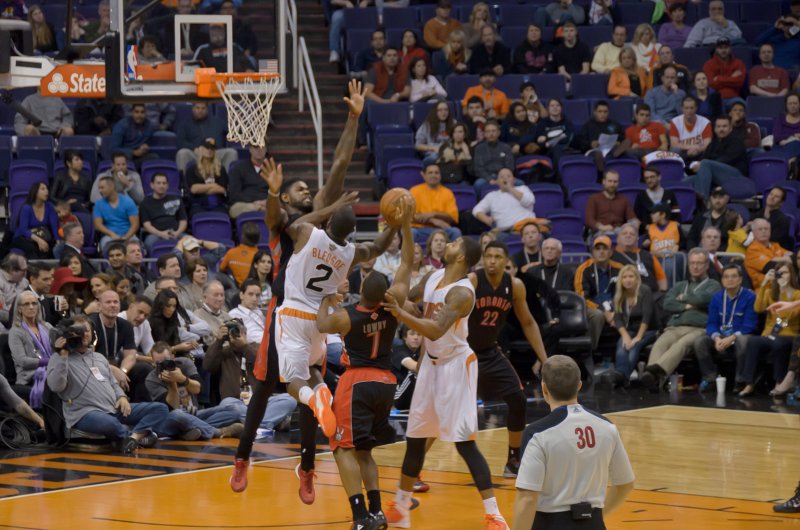 Scottsdale120513-9611.jpg - Eric Bledsoe. going for the basket. Raptors vs Suns at US Airways Center