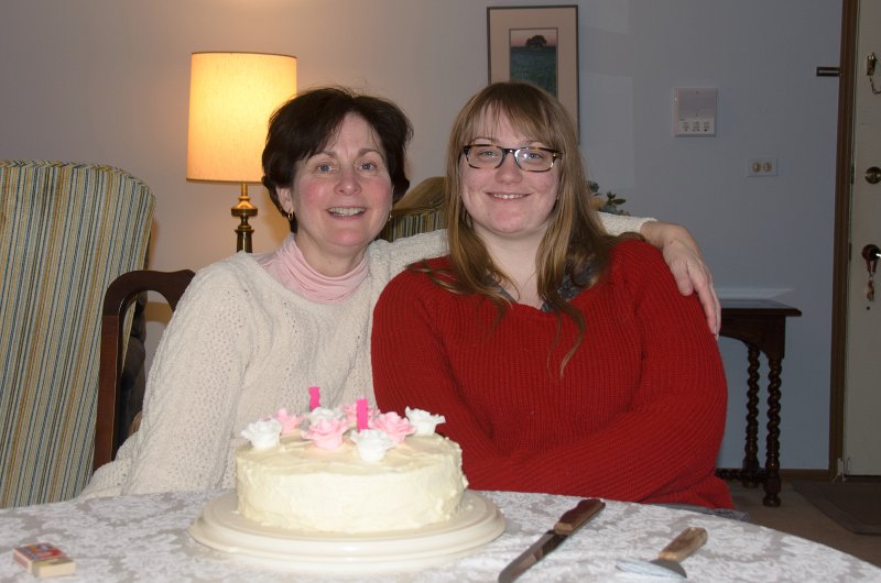 VickiLizBirthdayFeb13-5376.jpg - Wishing Vicki and Liz a Happy Birthday, diner at Gradma's