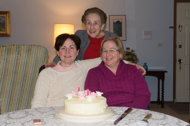 VickiLizBirthdayFeb13-5383.jpg - Vicki, Cathie, and Grandma