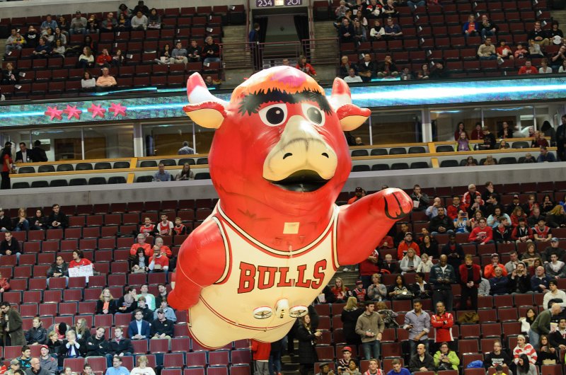 BullsVsPortland032814-0747-3.jpg - Bennie the Bull Balloon. Bulls vs Portland Trailblazers, United Center 3/28/14