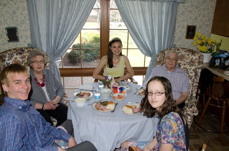 EasterApril2014-1332.jpg - Easter at Mom and Dad's